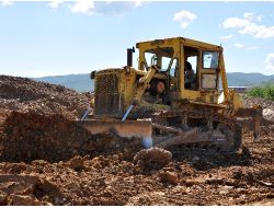 Turizm Mezunu Bayan, İş Bulamayınca Dozer Operatörü Olmaya Karar Verdi