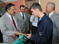 Başkan Özhaseki, Meslek Lisesi Öğrencileriyle Yemek Yedi