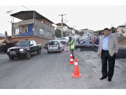 Bornovada Dört Mahalleye Geçişi Sağlayan Ana Yol Genişletildi