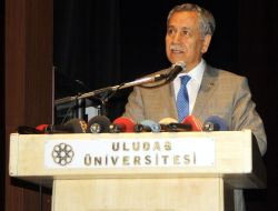 Arınç’ın Gözyaşları: Sarhoşumuz Bile Onun İsmi Geçtiğinde Büyük Hürmet Duyuyor