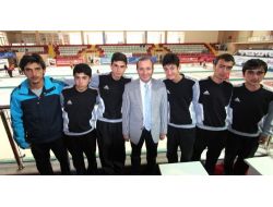 Küçükler Büyükşehir Belediyesi Curling Takımının Maçını İzledi