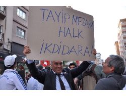 Chp’li Meclis Üyesi’nden ‘tayyip Mezara, Halk İktidara’ Pankartı