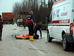 Ceyhanda Trafik Kazası: 2 Ölü 21 Yaralı
