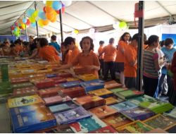 Ünye’de Kitap Fuarına Yoğun İlgi Devam Ediyor