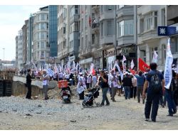 İş Bırakan Sendikalılar Taksime Yürüdü