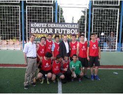 Körfez Dershaneleri’nin Futbol Turnuvası Şampiyonu Akhisar Oldu