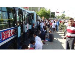 Kadıköyde Minibüs Kazası: 12 Kişi Yaralı