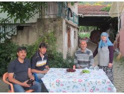 Üç Çocuğu Da Yurt Dışında Hizmet Veren Aile Ziyaret Edildi