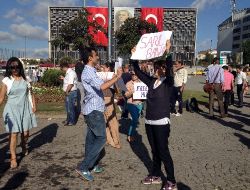 ‘Duran Adam’dan Sonra ‘Sarıl Bana’