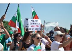 Bulgaristanda Hükümet Karşıtı Gösteriler Sürüyor