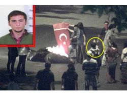 Polis Tek Tek Görüntülediği Gezi Eylemcilerini Yakaladı