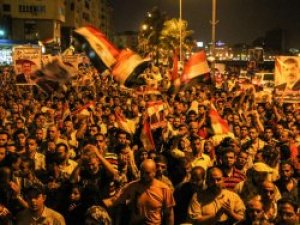 Mısırda 300 Kişi Kuşatma Altına Alındı
