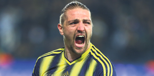 Caner Erkin hastaneye kaldırıldı!