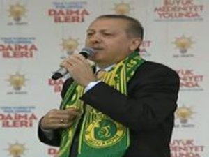 Üç kafadar üç şaşkın ördeğe döndü