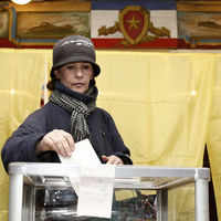 Kırımda referandum başladı!