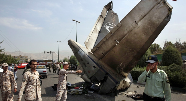 İranda uçak düştü!