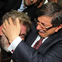 Davutoğlunu ağlatan baba konuştu