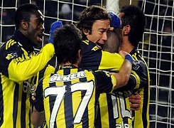 Lider Fenerbahçe sahne alıyor