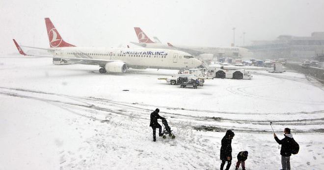 AHLde uçuşlara kar engeli