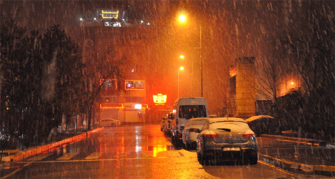 Meteorolojiden kuvvetli yağış uyarısı