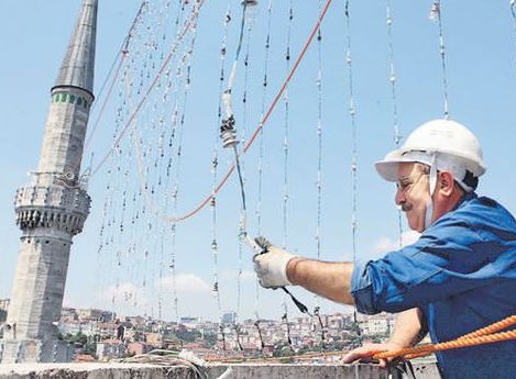 Camileri mahya heyecanı sardı!