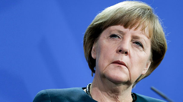 Merkel resmen aday oldu!