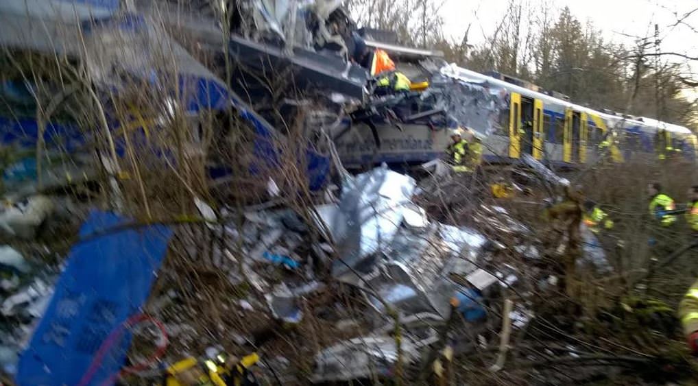 Almanyada tren kazası