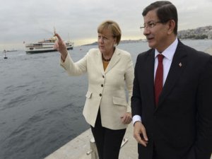 Merkel ve AB temsilcileri Türkiyeye geliyor