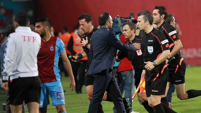 Fenerbahçe Trabzonspor maçında hakem kavgası