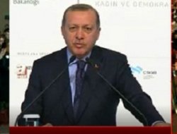 Erdoğan uzun süre ayakta alkışlandı