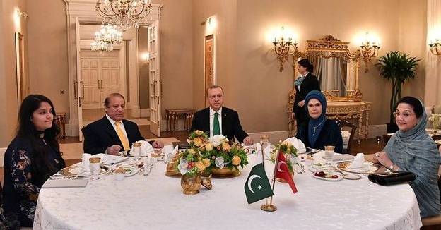 Erdoğan ile Pakistan Başbakanı bir arada