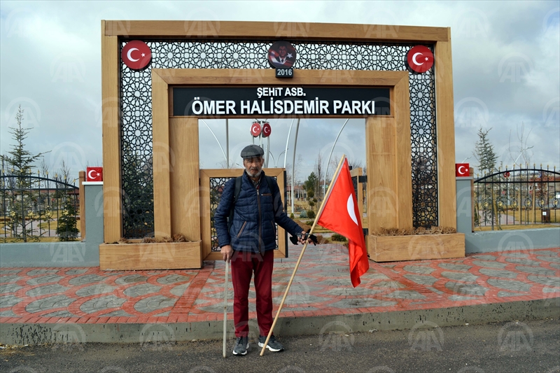 Şehit Halisdemirin kabrini ziyaret için 13 gün yürüdü