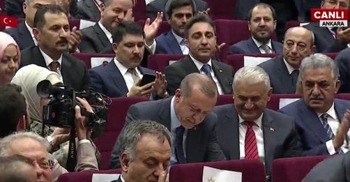 Erdoğan AK Partiye üye oldu!