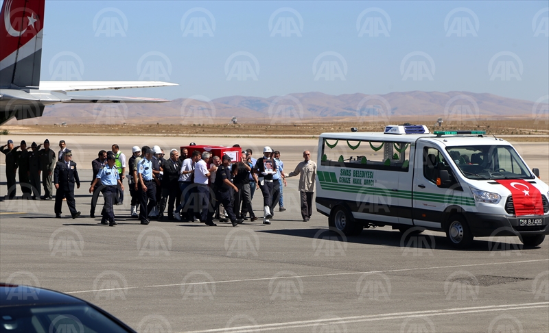 Zırhlı polis aracının şarampole devrilmesi