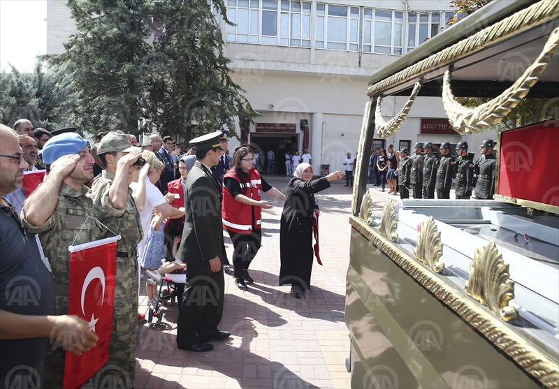 Şehit asker için tören