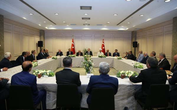Cumhurbaşkanı Erdoğan 10 Muharrem İftarına katıldı