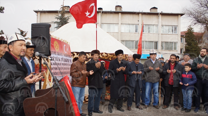 Kırgız Türkleri Mehmetçik için dua etti