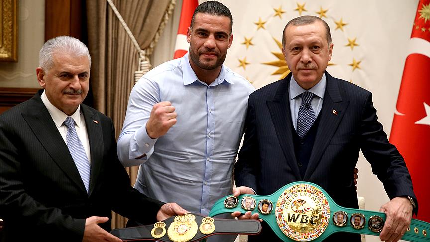 Erdoğan Suriye asıllı boksör Charr'ı kabul etti