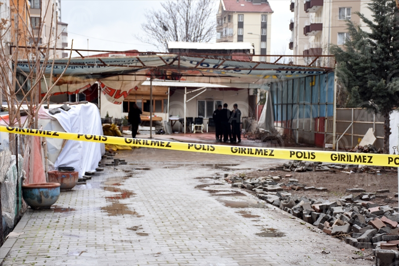 Kaçak kazıya baskın yapan polis, "tarihi" korudu