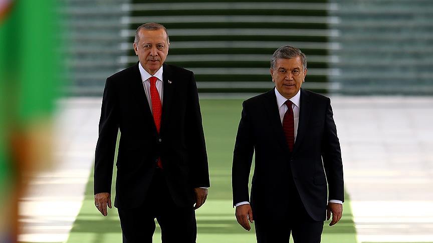 Cumhurbaşkanı Erdoğan, Özbekistan'da resmi törenle karşılandı