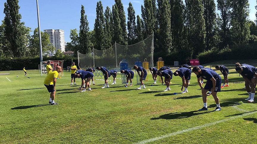 Fenerbahçe'de yeni transferler antrenmana katıldı