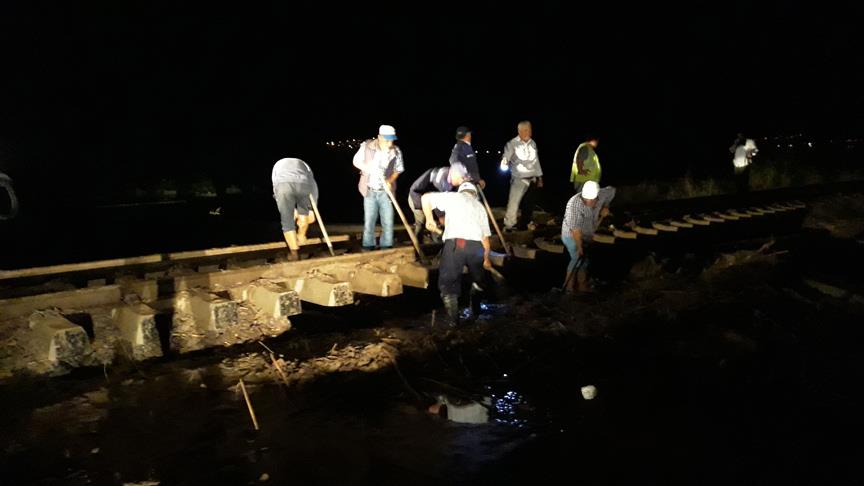 Aydın'da sağanak demiryolu ulaşımını aksattı