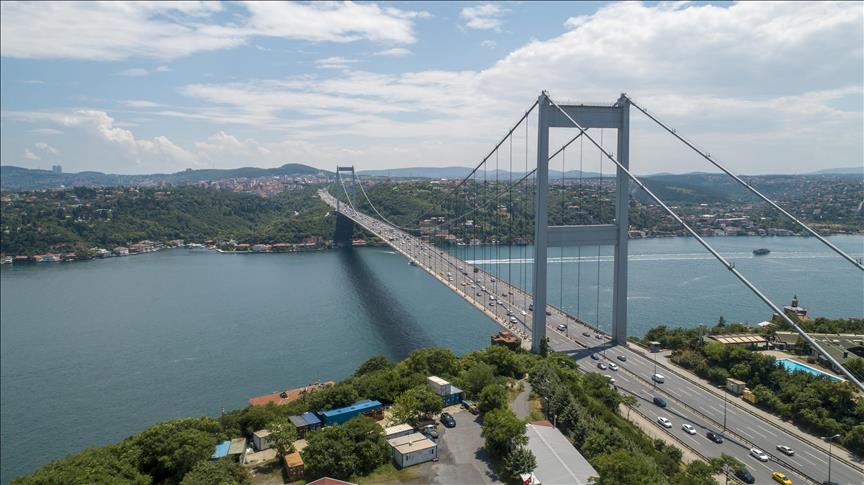 İstanbul Boğazı gemi geçişlerine açıldı