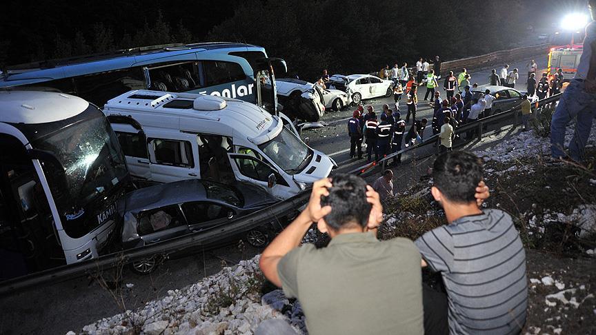 Bayram tatilinin ilk gününde trafik kazaları 19 can aldı