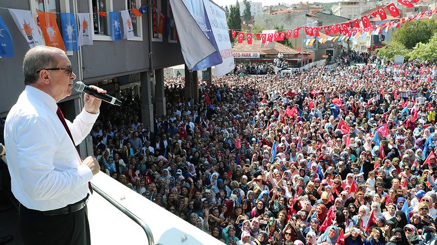 'Dolarlarla molarlarla bu milleti asla çöktüremezler'