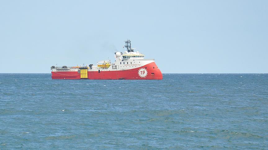 Yunan savaş gemisinden Türk araştırma gemisine taciz