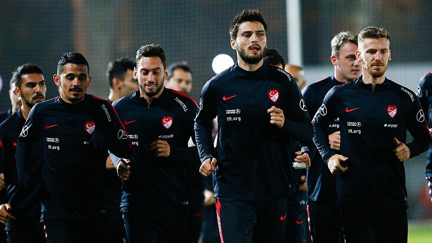 Serdar Aziz ve Hakan Çalhanoğlu aday kadrodan çıkarıldı!