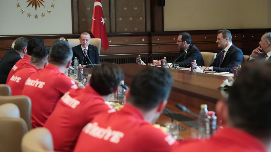 Erdoğan Ampute Futbol Milli Takımını kabul etti