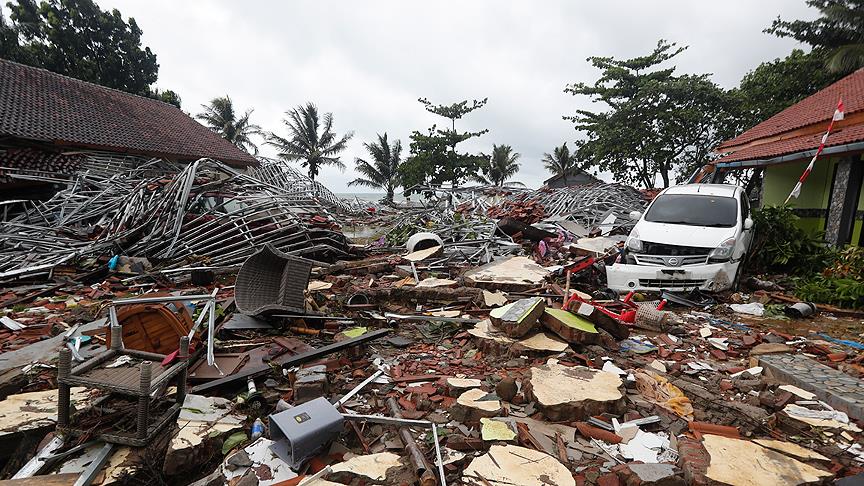 Endonezya'daki tsunamide ölü sayısı artıyor!