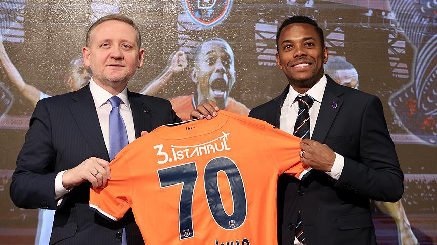 Robinho, resmen Medipol Başakşehir'de..